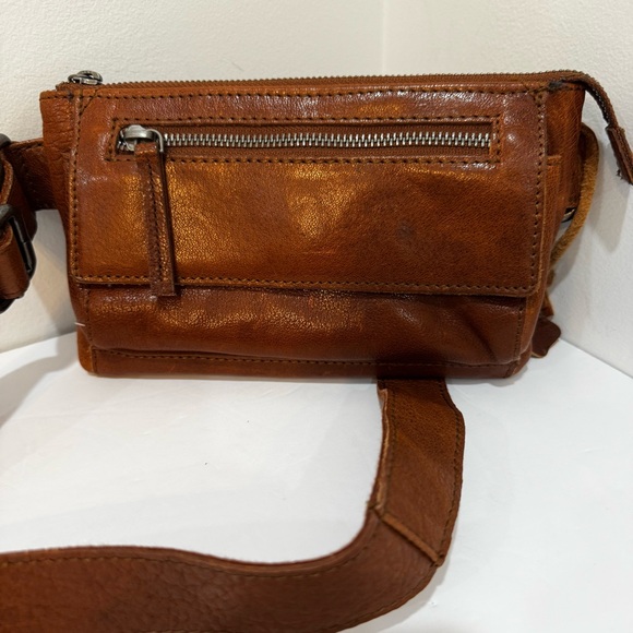 Spikes & Sparrow Genuine Leather Fanny Bag or Crossbody Bag Cognac NWOT - Picture 2 of 8